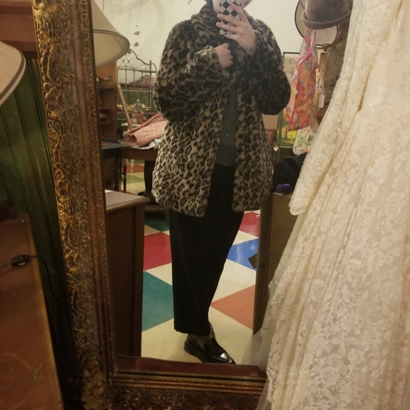 Vintage Jeanne Damas Inspired Fur Coat - Picture 12 of 15